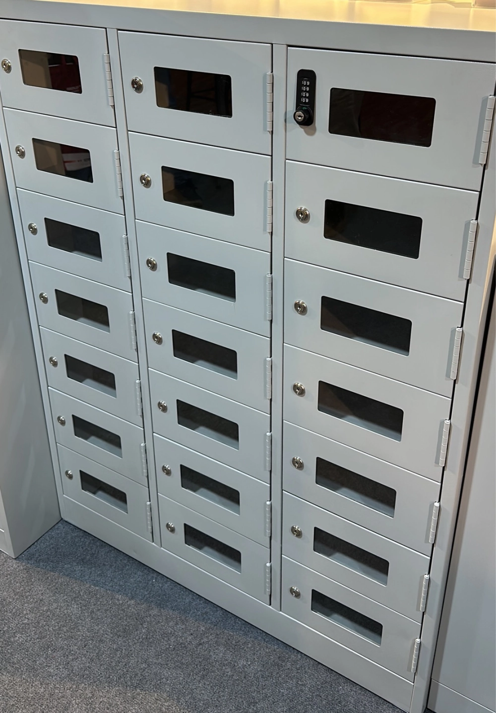 Steel Cabinet vs Locker – What’s the Difference?